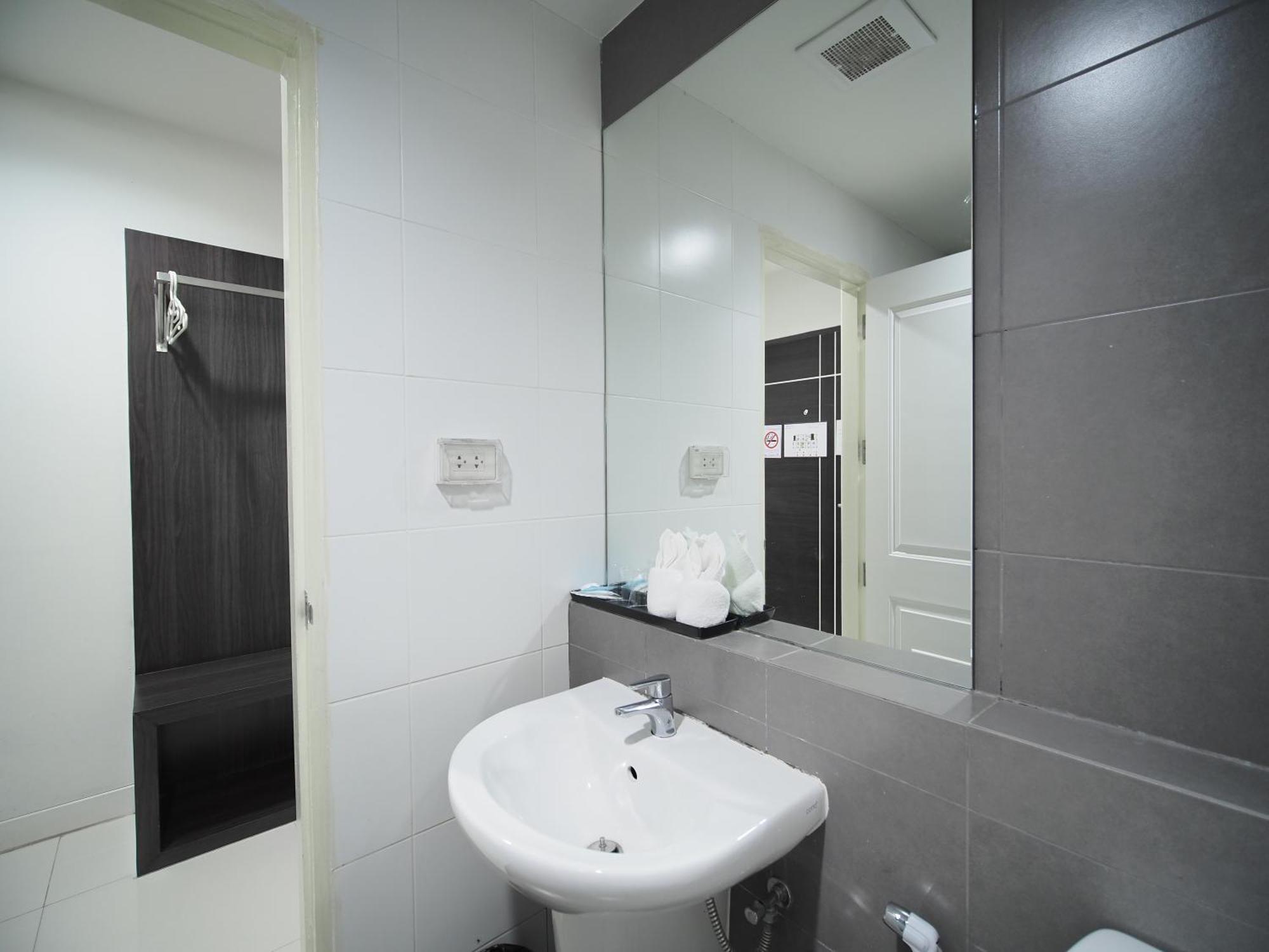 Fortune D Hotel Лей Экстерьер фото